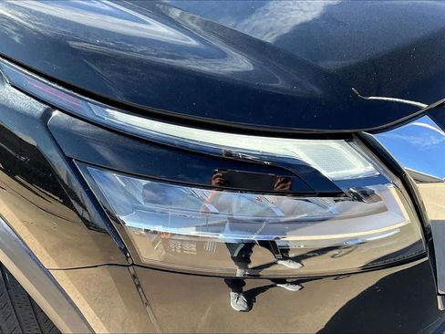 Used 2022 Nissan Pathfinder SV image 25