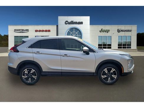 Used 2025 Mitsubishi Eclipse Cross SE image 2