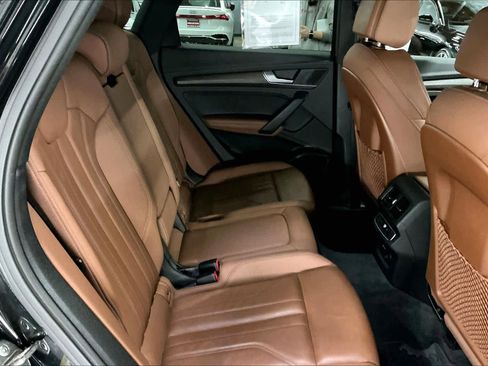 Used 2022 Audi Q5 e Premium Plus w/ Premium Plus Package image 29