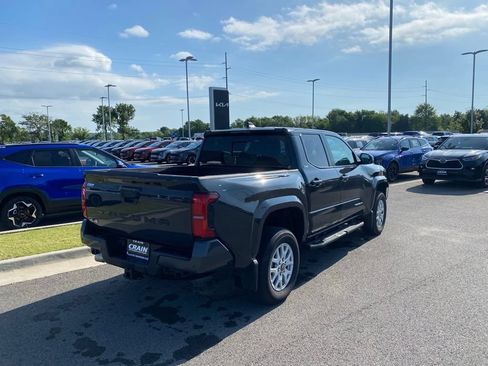 Used 2025 Toyota Tacoma SR5 AWD/4WD image 7