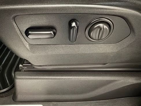 Used 2021 Chevrolet Silverado 1500 LT image 27