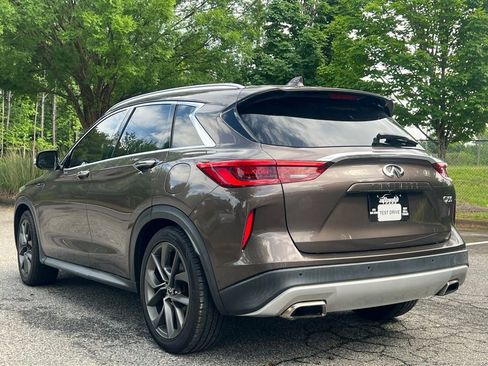 Used 2019 INFINITI QX50 Essential w/ Sensory Package FWD image 3