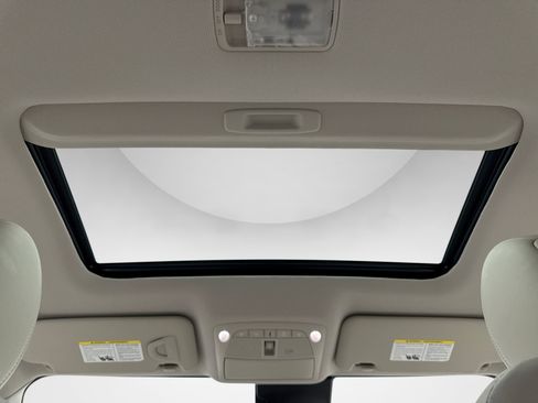 Used 2022 Nissan Rogue Sport SL w/ Premium Package FWD image 17