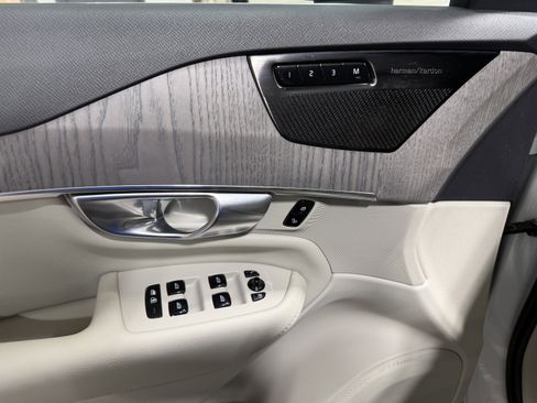Used 2023 Volvo XC90 B5 Plus w/ Protection Package Premier image 11