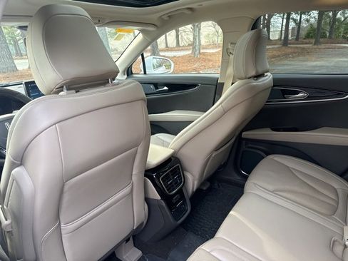 Used 2022 Lincoln Nautilus Reserve w/ Equipment Group 201A image 23