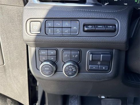 Used 2024 GMC Yukon Denali w/ Advanced Technology Package image 33