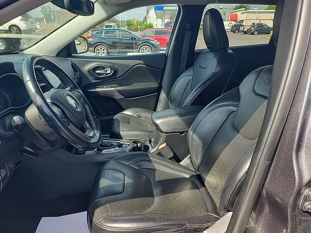 Used 2019 Jeep Cherokee Limited AWD/4WD image 13