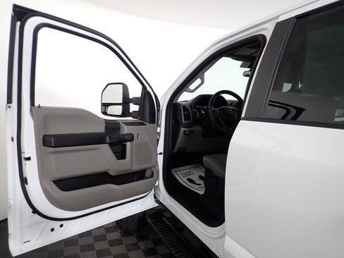 Used 2021 Ford F250 XL w/ Power Equipment Group image 18