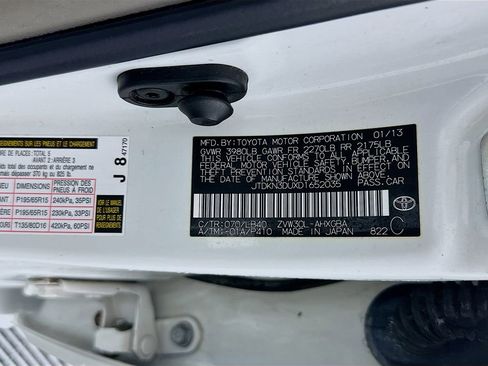 Used 2013 Toyota Prius Four w/ Deluxe Solar Roof Pkg image 31