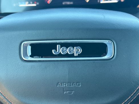 Used 2024 Jeep Grand Cherokee Summit w/ Adv Protech Group IV AWD/4WD image 31
