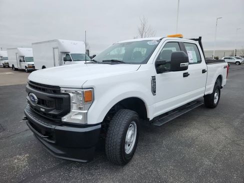 Used 2022 Ford F250 XL w/ Power Equipment Group AWD/4WD image 3