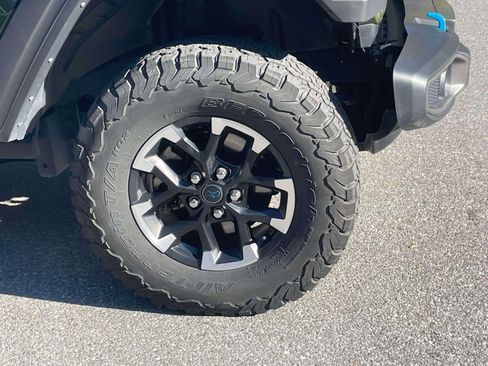 Used 2024 Jeep Wrangler Unlimited Rubicon 4xe image 10