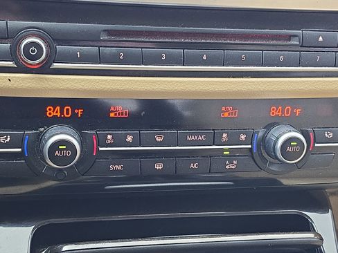 Used 2014 BMW 528i 528i image 24