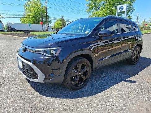 Used 2025 Volkswagen Taos SEL w/ Black Wheel Plus Package AWD/4WD image 3
