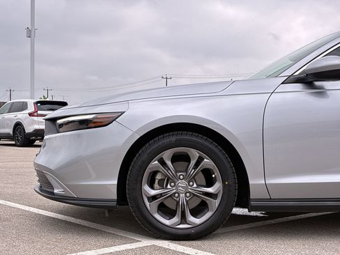 Certified 2023 Honda Accord EX image 14