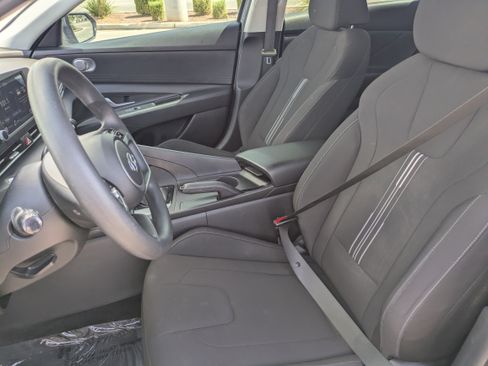 Used 2023 Hyundai Elantra SEL FWD image 25