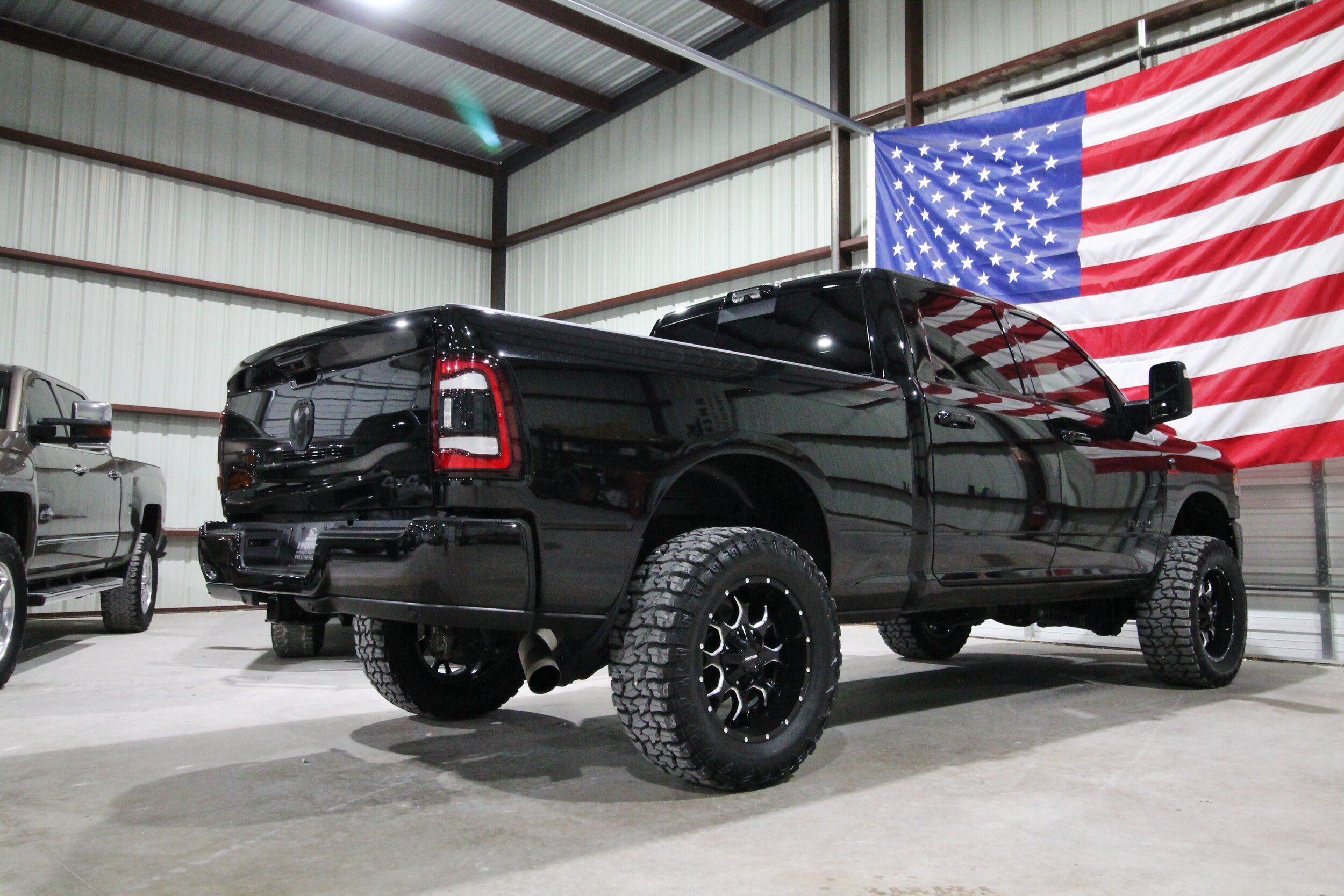Used 2024 RAM 3500 Laramie w/ Night Edition AWD/4WD image 11