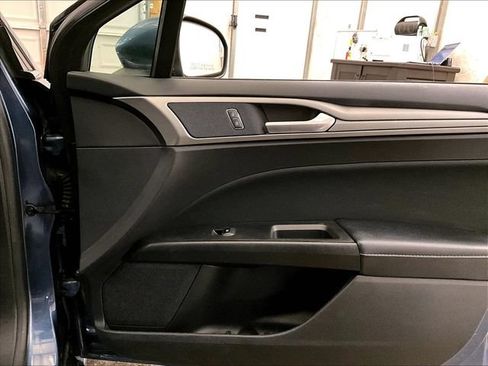 Used 2019 Ford Fusion SE FWD image 23