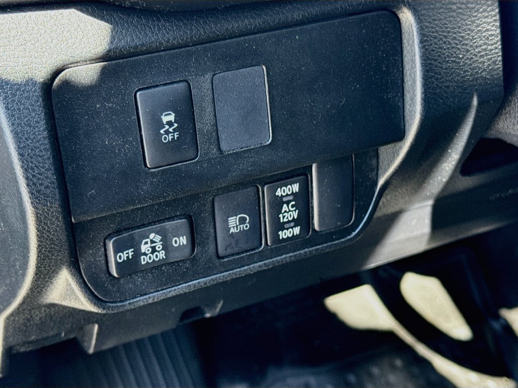 Used 2021 Toyota Tacoma TRD Off-Road AWD/4WD image 10