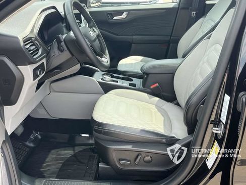 Used 2023 Ford Escape Platinum w/ Premium Technology Package AWD/4WD image 14