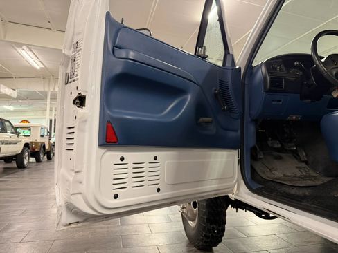 Used 1997 Ford F350 4x4 Regular Cab image 9