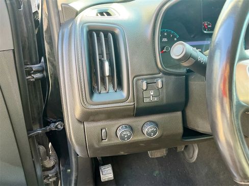 Used 2022 GMC Canyon Denali image 10