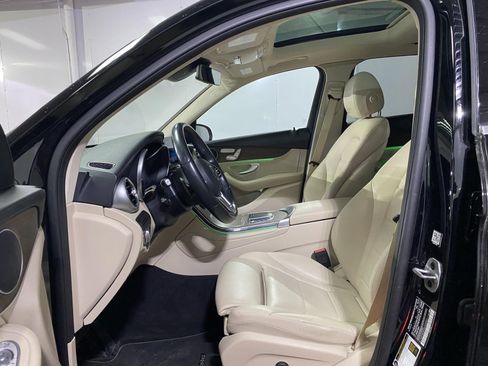 Used 2022 Mercedes-Benz GLC 300 4MATIC image 22