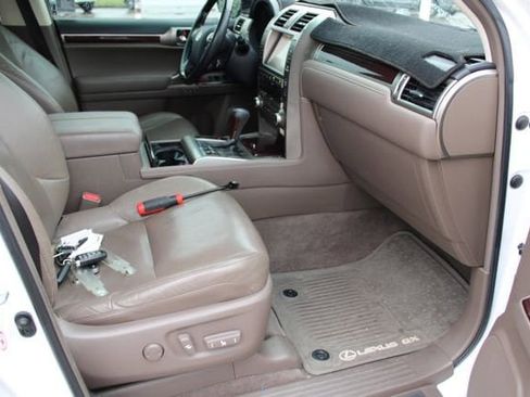 Used 2019 Lexus GX 460 Premium image 18