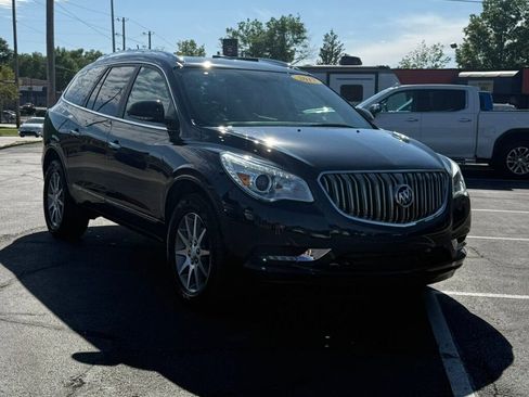 Used 2017 Buick Enclave Convenience FWD image 2