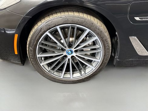 Used 2023 BMW 530e w/ Convenience Package RWD image 38