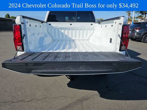 Used 2024 Chevrolet Colorado Trail Boss w/ Advanced Trailering Package AWD/4WD image 16