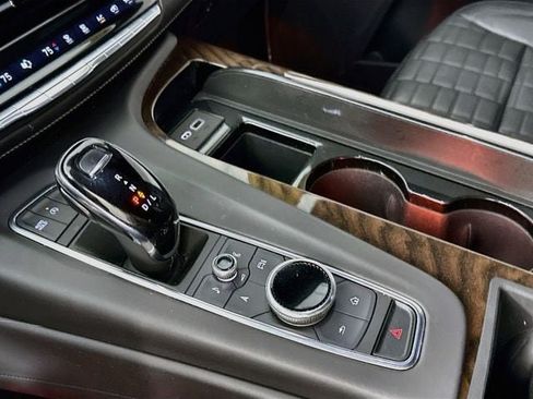 Used 2022 Cadillac Escalade ESV Sport Platinum RWD image 18