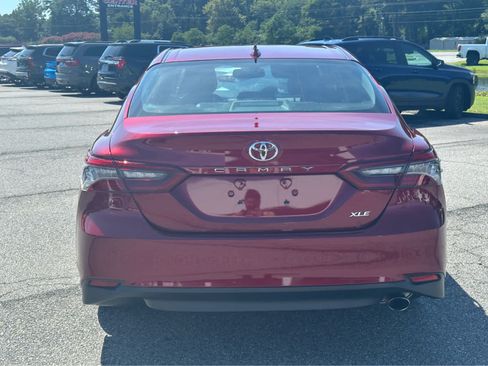 Used 2021 Toyota Camry XLE w/ Navigation Package FWD image 9