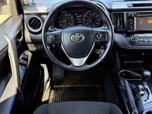 Used 2017 Toyota RAV4 XLE FWD image 16