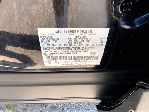 Used 2025 Ford Explorer ST-Line w/ ST-Line Street Pack AWD/4WD image 33