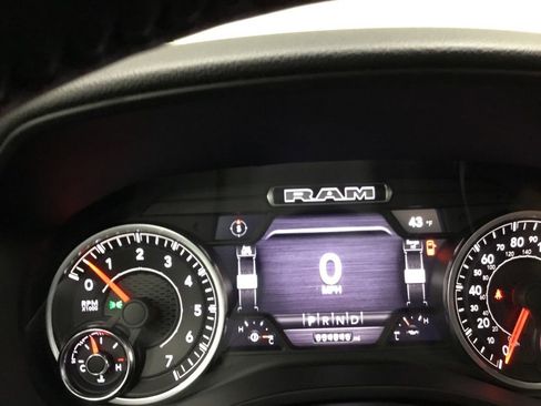 Used 2023 RAM 1500 Big Horn AWD/4WD image 32