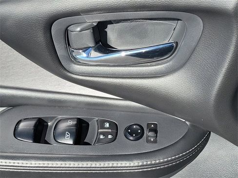 Used 2023 Nissan Murano SV image 19