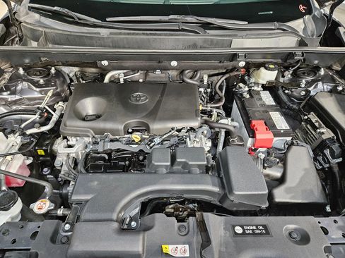 Used 2022 Toyota RAV4 XLE Premium FWD image 19