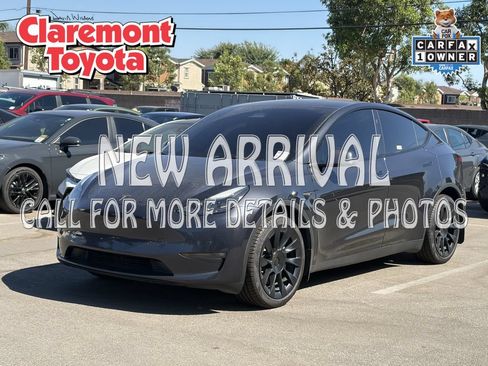 Used 2024 Tesla Model Y Long Range AWD/4WD image 1