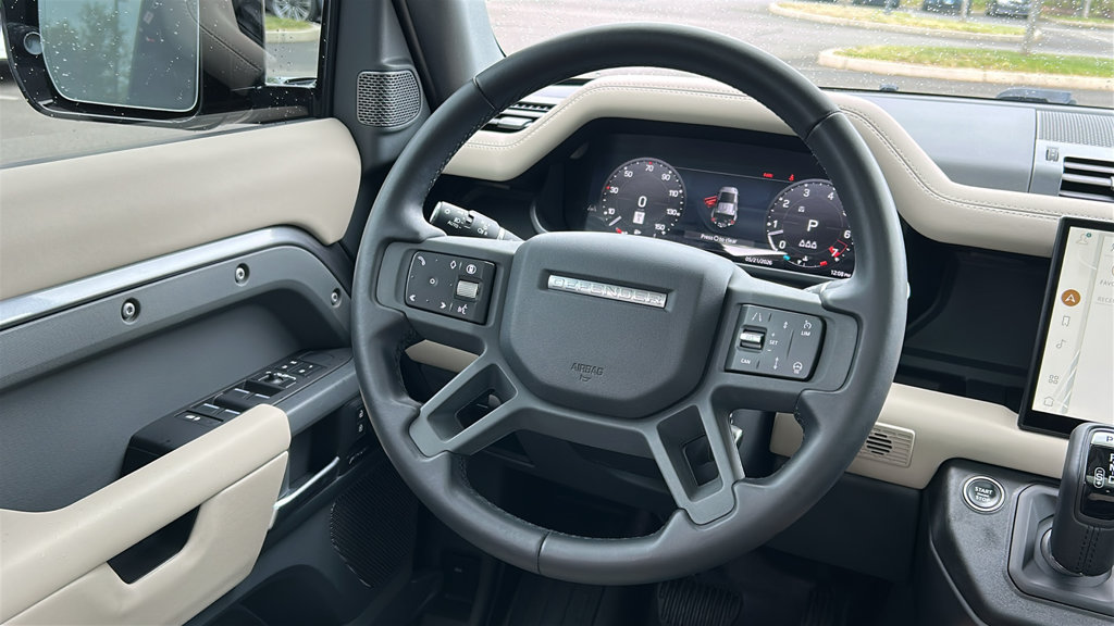 Used 2024 Land Rover Defender 110 X-Dynamic SE AWD/4WD image 24