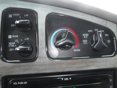 Used 2000 Ford E-150 and Econoline 150 RWD image 40