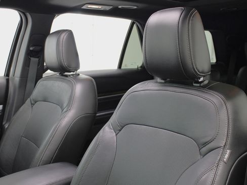 Used 2018 Ford Explorer Limited image 34