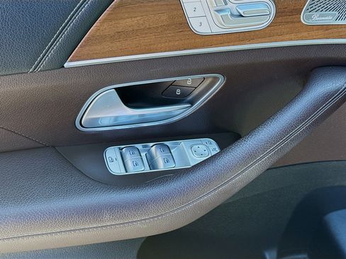 Used 2022 Mercedes-Benz GLS 450 4MATIC image 17