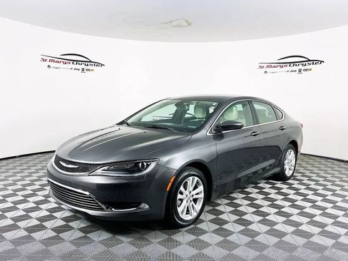 Used 2015 Chrysler 200 Limited w/ Convenience Group image 5