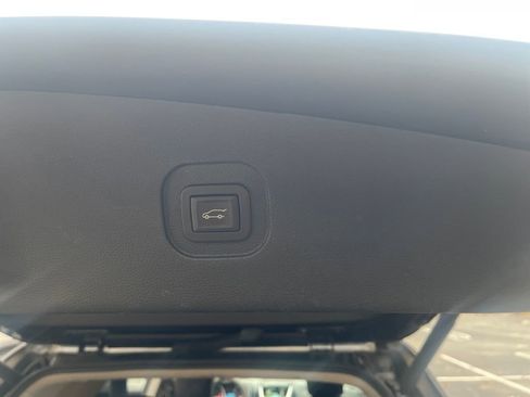 Used 2016 Chevrolet Equinox LTZ w/ Enhanced Convenience Package image 13