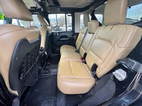 Used 2018 Jeep Wrangler Unlimited Rubicon AWD/4WD image 17