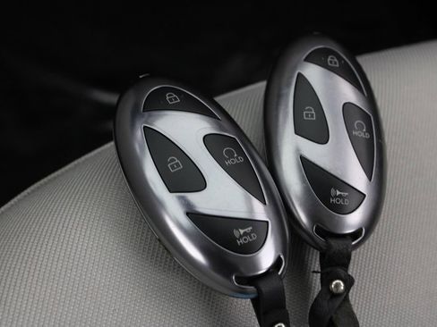 Certified 2025 Hyundai Tucson SE image 28