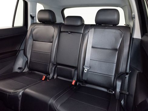 Used 2020 Volkswagen Tiguan SE w/ Panoramic Sunroof Package AWD/4WD image 23