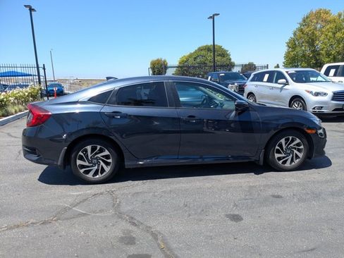 Used 2018 Honda Civic EX image 4