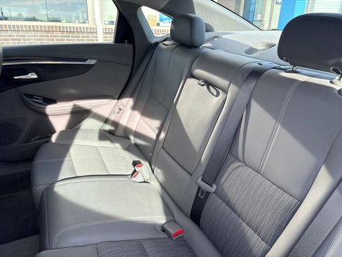 Used 2018 Chevrolet Impala LT FWD image 36